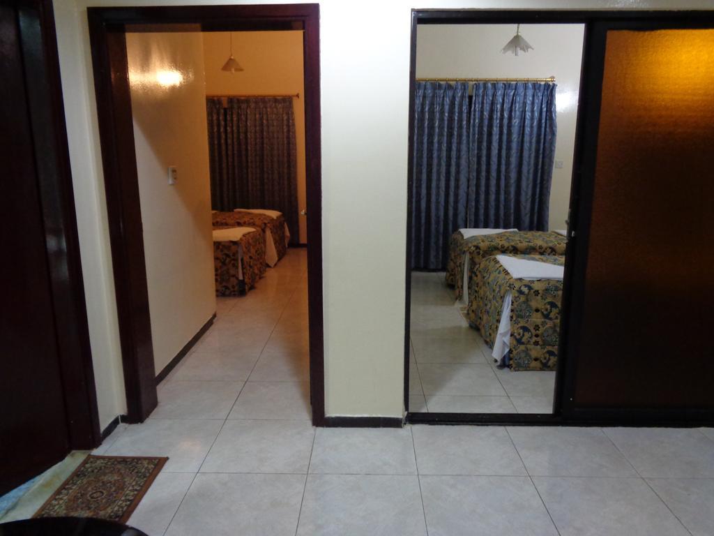 Deira Palace Hotel Dubai Room photo