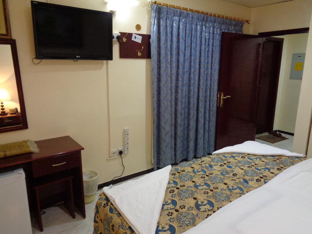 Deira Palace Hotel Dubai Room photo